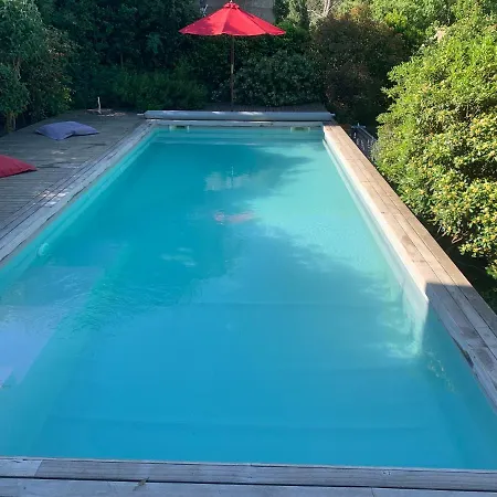Chez Cornish Camélas
